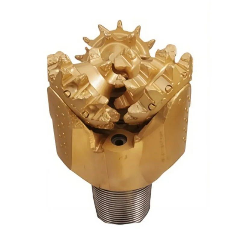 Трехшарошечное долото со стальным зубчатым вооружением